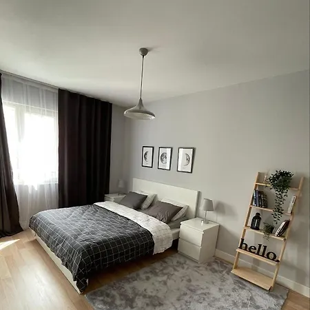 Luxurious And Comfy Flat Near * Panayir